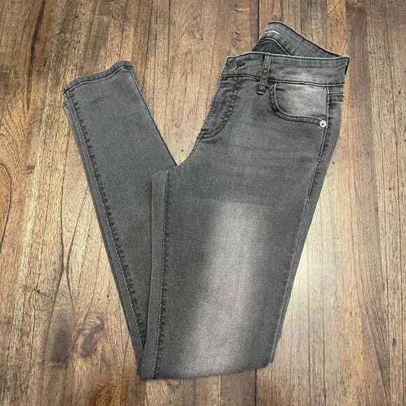 Old Navy Super Skinny Jeans - Picture 4 of 11